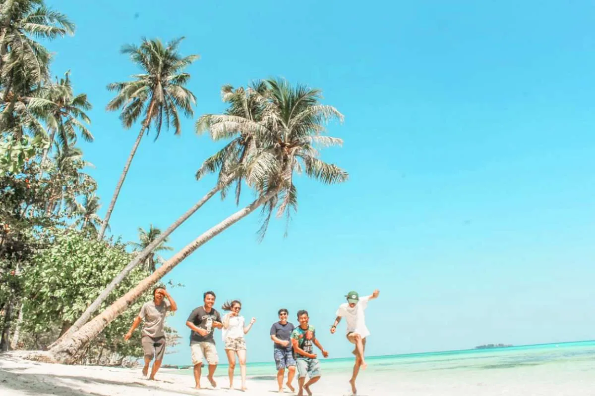 Paket Tur Satu Hari Laut Karimunjawa Hanya Rp170.000 di Tiket.com