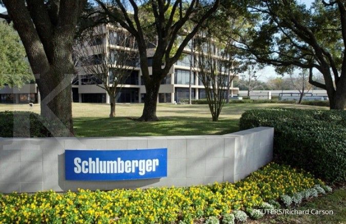 Schlumberger Raises Revenue Forecast as Oilfield Services Booms