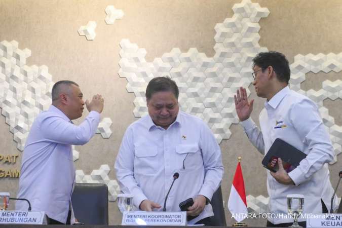 Harga BBM Subsidi Tidak Akan Dinaikkan, APBN Sulit Bertahan & Pertamina Jadi Bantalan