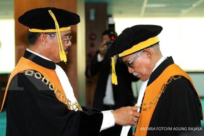 Tunjangan Ketua MA dan MK Rp 121,6 juta per bulan