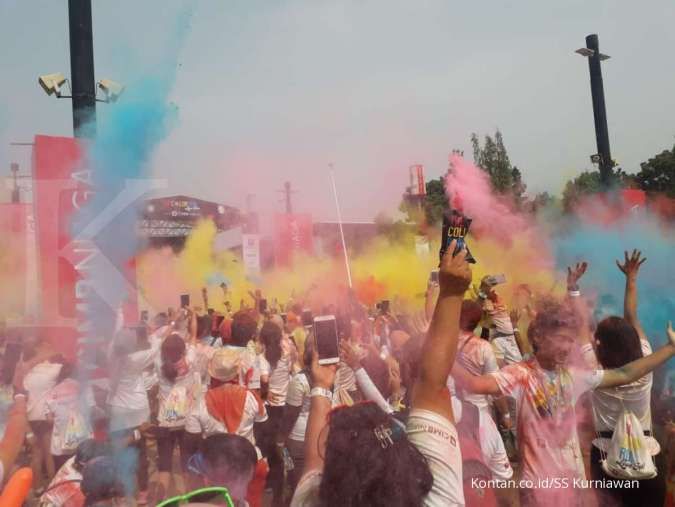 CIMB Niaga sebarkan semangat cinta penuh warna lewat The Color Run