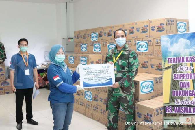 WIKA Distribusikan Bantuan 4.000 Botol Air Mineral untuk RS Darurat Covid-19 Wisma Atlet Kemayoran