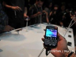 BRTI minta layanan BB dihentikan, operator memilih menunggu