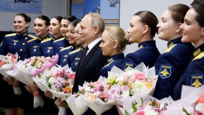 Saat Putin Puji Wanita Rusia Karena Peran Sebagai Ibu dan Kecantikannya