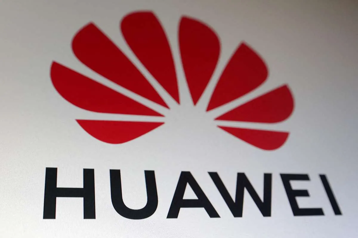 Huawei dan Xiaomi Lancarkan Serangan ke Apple Lewat Smartphone Lipat Terbaru