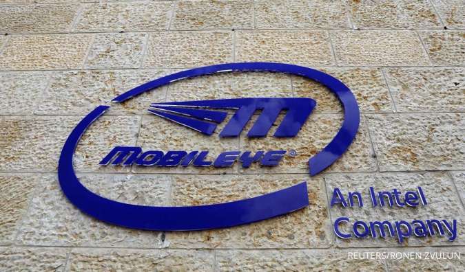 Intel Unit Mobileye Prices IPO Above Range To Raise $861 Million