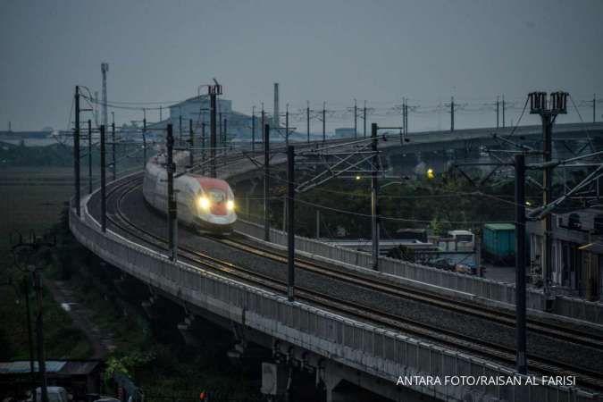 Kereta Cepat Jakarta Bandung Gelar Uji Coba dari Depo Tegalluar ke Stasiun Halim