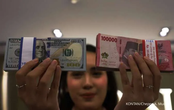 Indonesian Rupiah Hovers Near Record Lows on Fiscal Woes, Trade War Risks