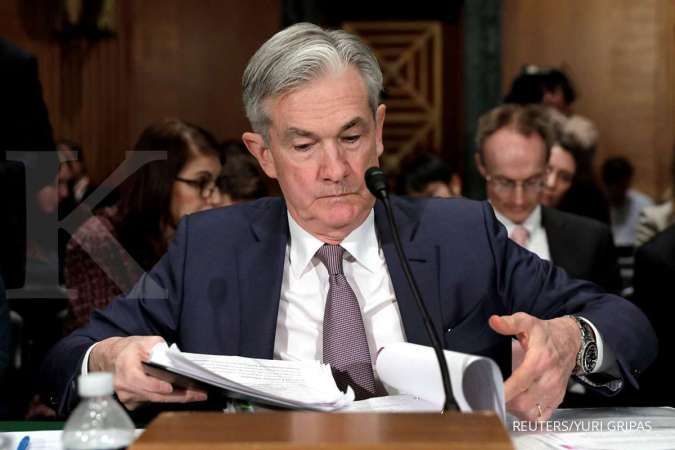 Fed's Powell faces heated questions on trading, regulation and diversity
