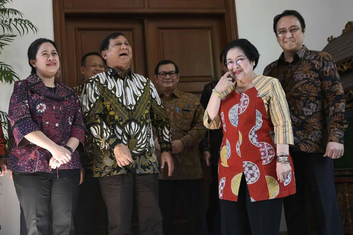 Megawati bertemu Prabowo, tangis Baiq Nuril pun pecah
