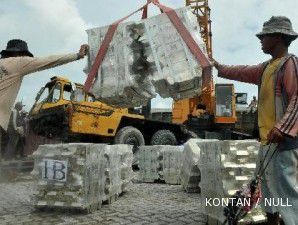 Harga kontrak timah anjlok, saham TINS ikut merosot