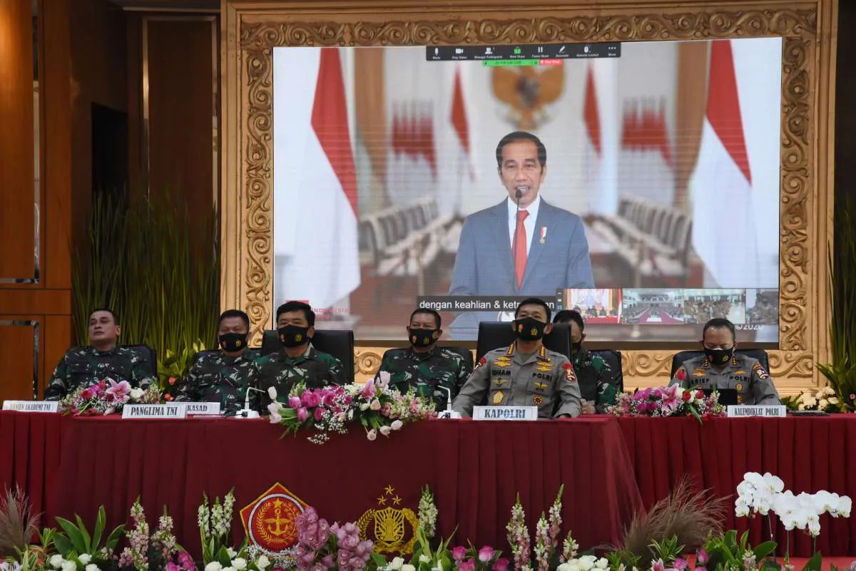 Kepada calon perwira TNI/Polri, Jokowi ingatkan soal disrupsi teknologi