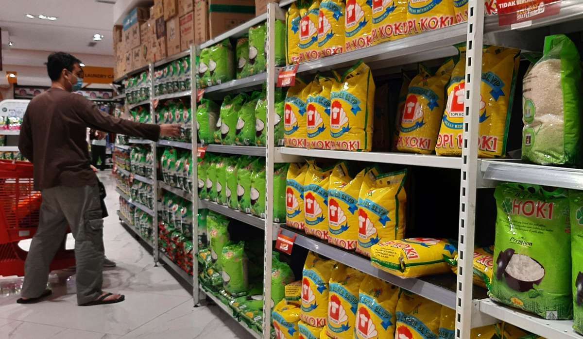Pemerintah Perpanjang Kenaikan HET Beras Premium Hingga April 2024