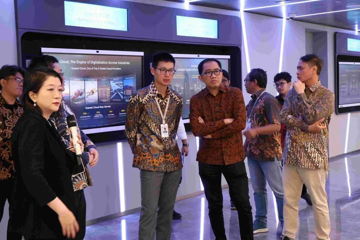 Wamenperin Ajak Huawei Berkontribusi dalam Transformasi Teknologi di RI