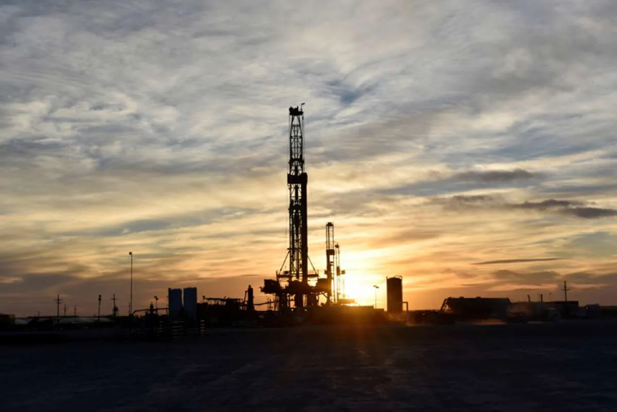 Harga minyak turun ke US$ 11,82 per barel, pemerintah masih tenang-tenang saja