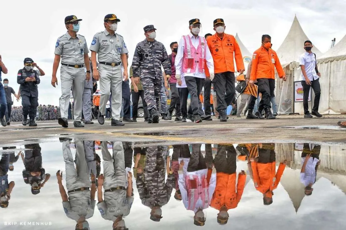 Menhub meninjau titik yang diduga lokasi jatuhnya pesawat Sriwijaya Air
