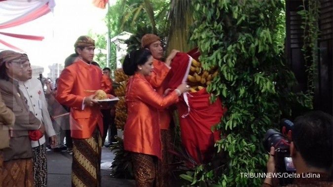 Jokowi’s daughter’s wedding procession starts