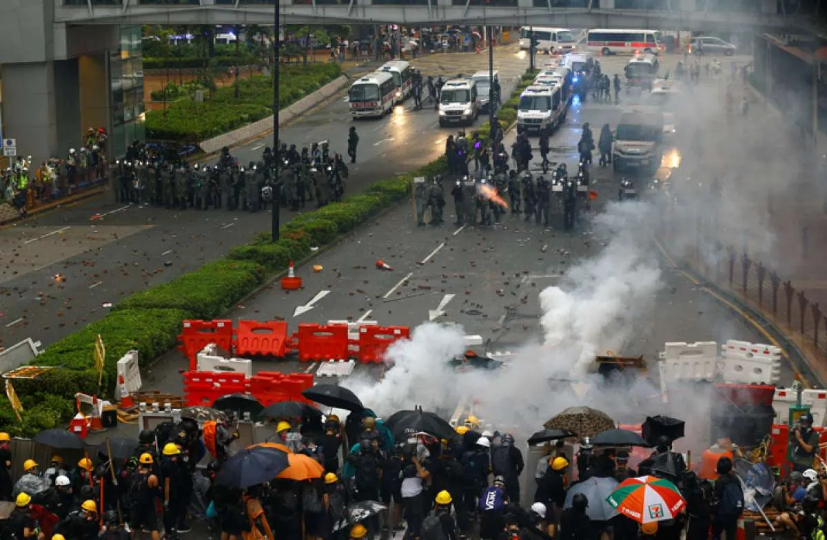Pengunjuk rasa Hong Kong meminta Donald Trump membebaskan Hong Kong