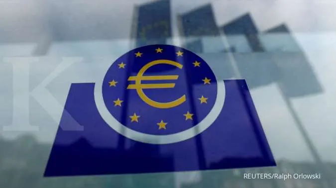 ECB Cuts Rates, Keeps Next Move Under Wraps