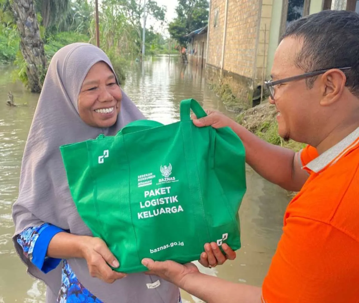 BAZNAS Siapkan 8.100 Paket Logistik dari Sedekah Konsumen Alfamart untuk Sumatera