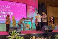 Tekan Stunting, BKKBN Gandeg Dexa Medica Edukasi Bidan di Blitar