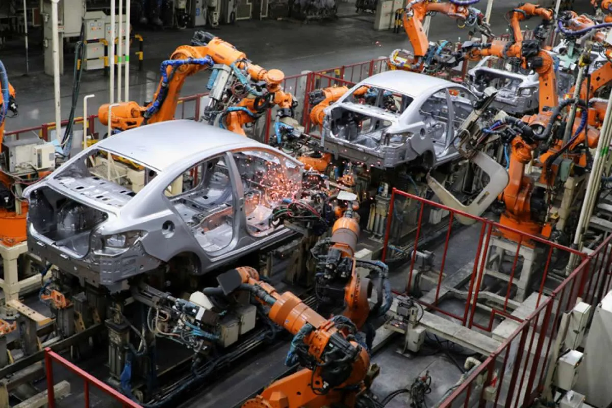 Ancaman bagi pencari kerja, terbukti robot mengambil alih pekerjaan industri