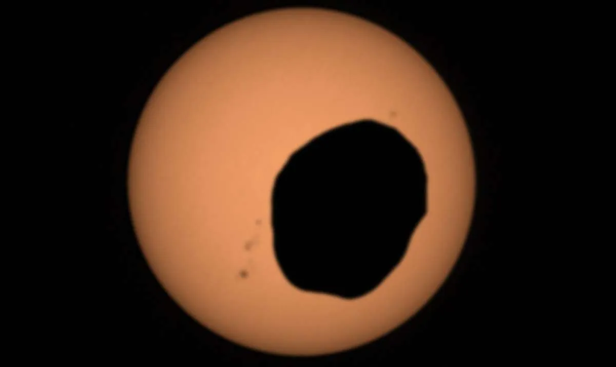 Badai Geomagnetik Tunda Peluncuran Satelit Cuaca Antariksa NASA ke Mars