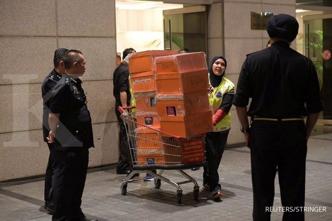Polisi menyita 284 boks barang mewah dari kediaman Najib Razak