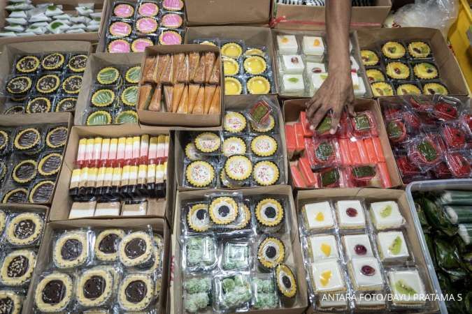 Penjualan kue saat buka puasa