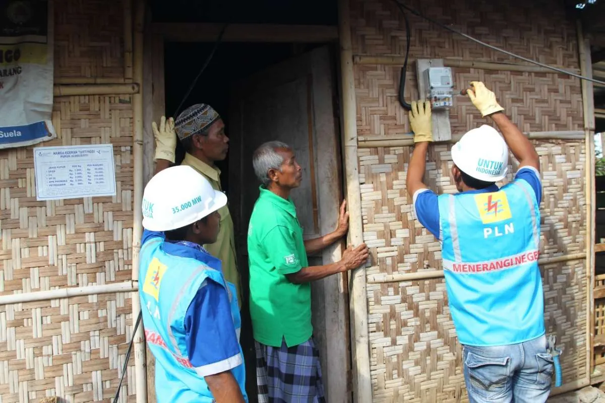 PLN alirkan listrik ke enam desa di Manggarai Timur, NTT