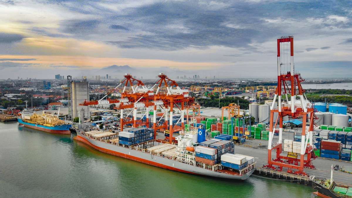 Surplus Neraca Perdagangan Bakal Susut