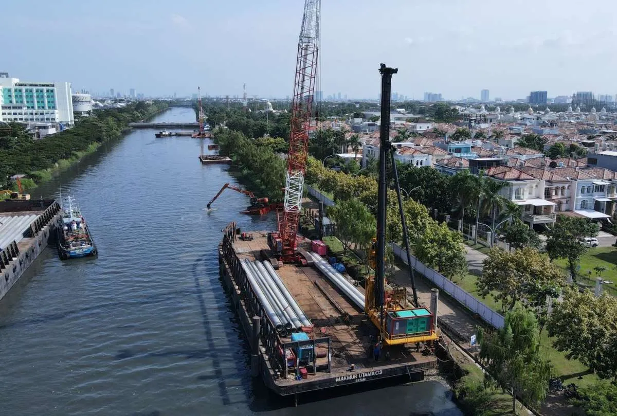 Brantas Abipraya Berkontribusi Atasi Banjir Rob Jakarta lewat Proyek NCICD 