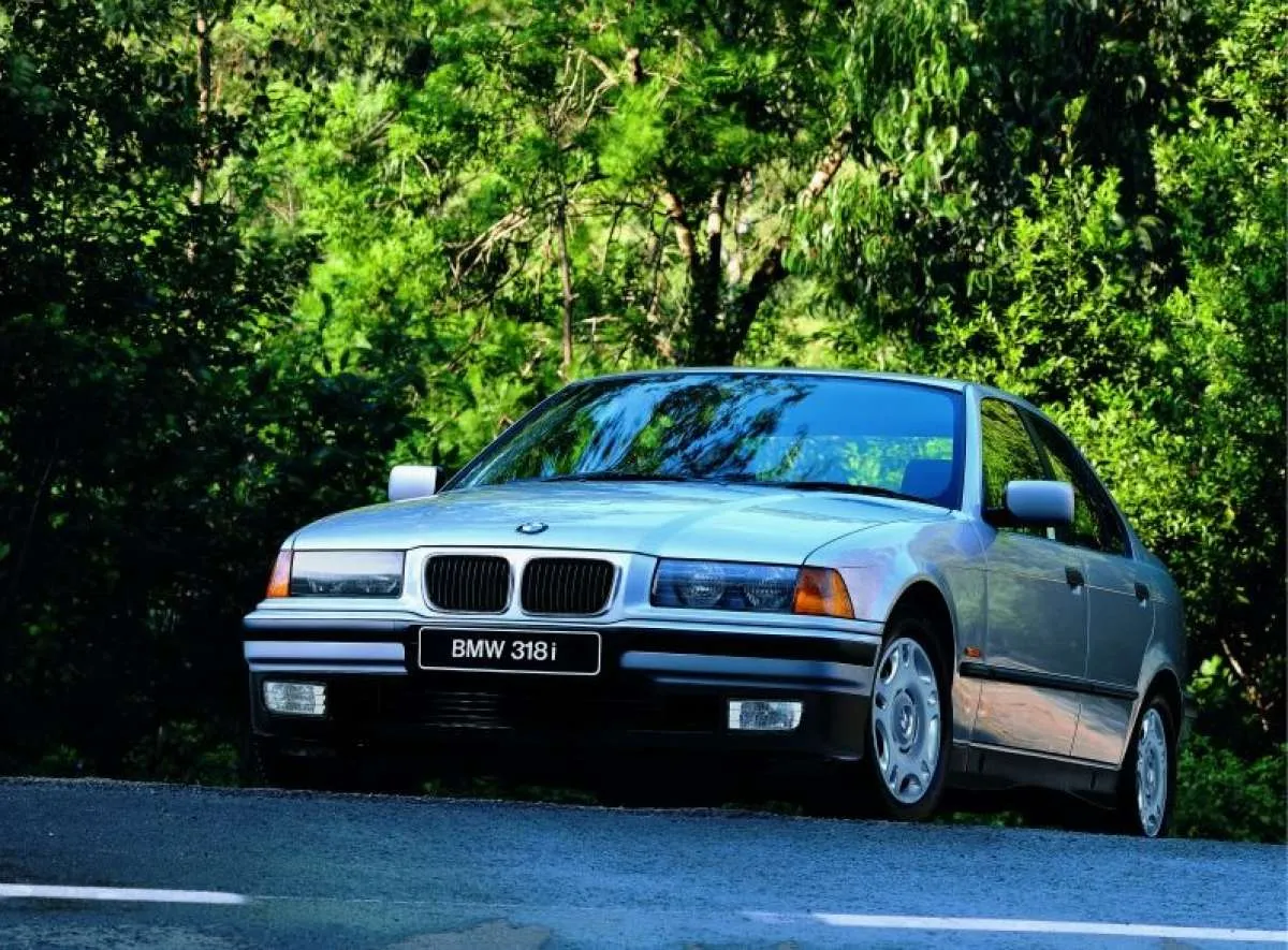 Harga mobil bekas BMW Seri 3 jadi pilihan sedan murah, cek besaran per Juli 2021