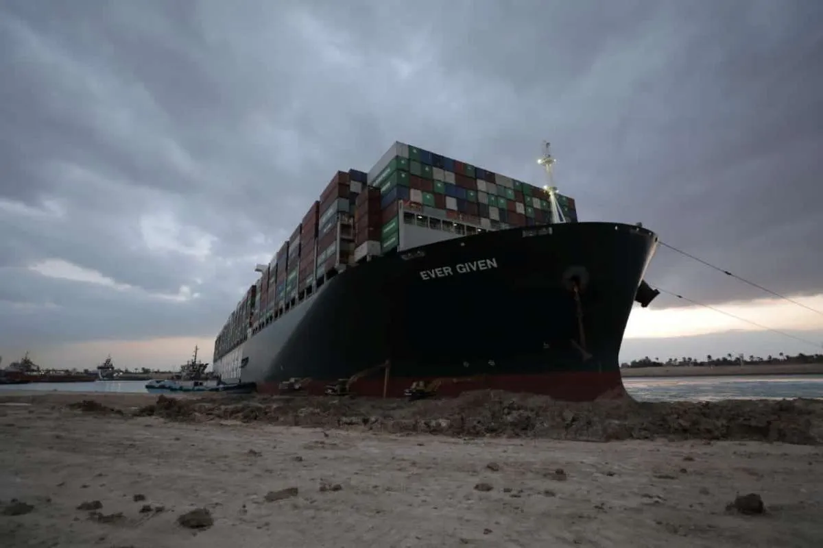 Kapal Ever Given kembali mengapung, ini dampaknya ke harga minyak global
