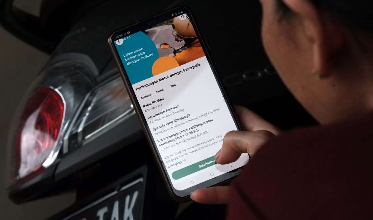 Penjualan produk asuransi via online