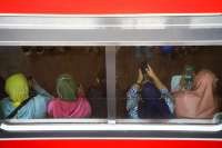 Emiten Seluler Memangkas Kuota dan Mengerek Harga, Risiko Perang Tarif Membayangi