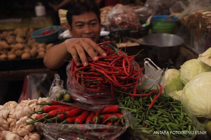 Menjelang Ramadan, Harga Cabai di Pasar Kramat Jati Masih Stabil 