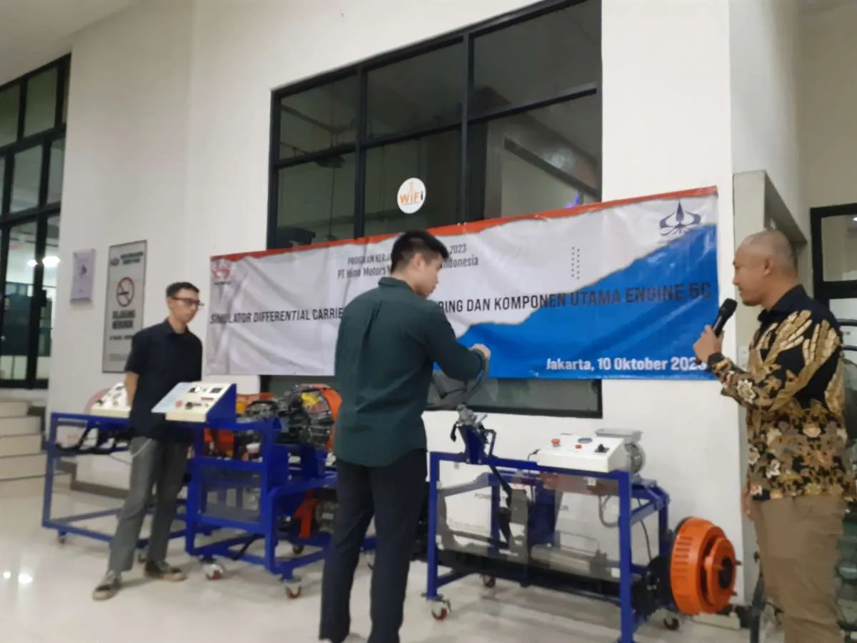 Hino Yakin Mampu Raih Penjualan Positif Meski Truk Asal China Ramaikan Pasar