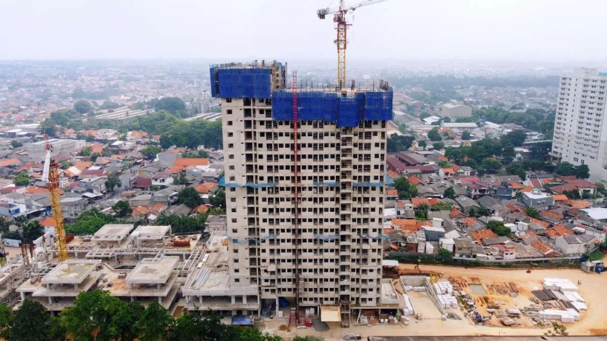  JKT Living star apartemen bergaya singapore topping off 