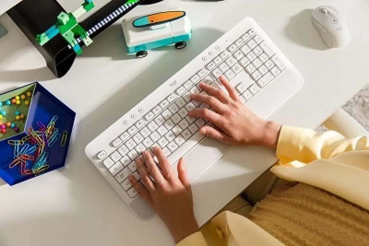 Logitech Menghadirkan Keyboard Signature Series Terbaru