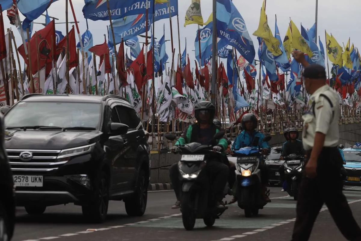 Survei Poltracking: Elektabilitas Gerindra 18,1%, PDIP 16,4%, Golkar 10,1%