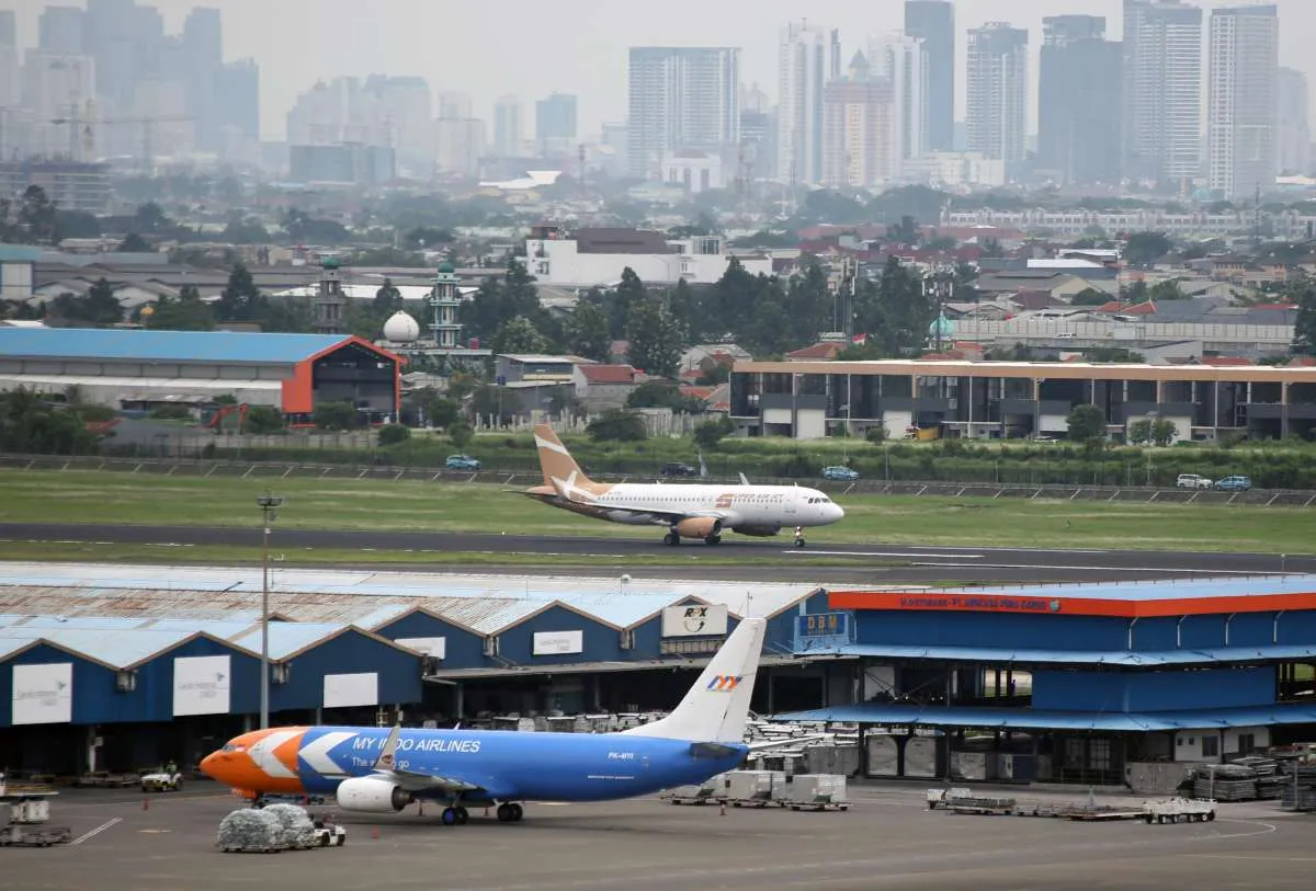 Penurunan Harga Tiket Pesawat Berdampak Positif Terhadap Sektor Logistik dan UMKM 