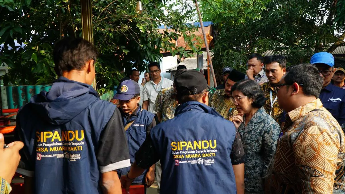 Cikarang Listrindo Kembangkan Pengelolaan Sampah Berbasis Komunitas