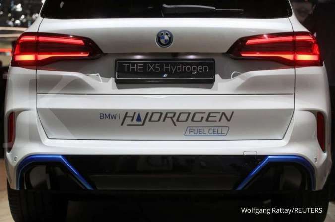 Bukan cuma mobil listrik, BMW bakal meluncurkan mobil bertenaga hidrogen