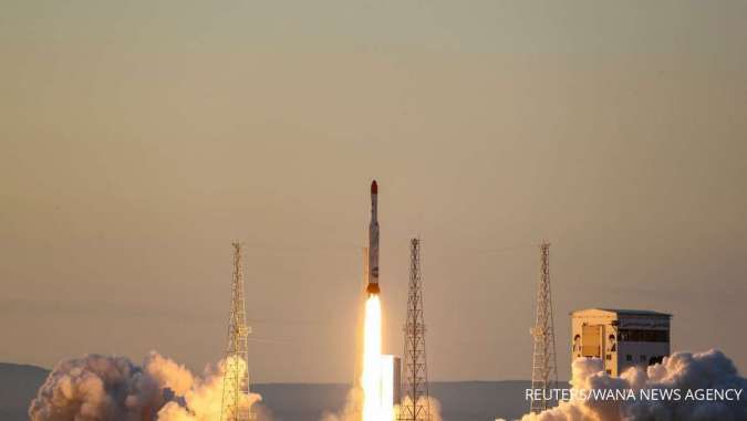 Rusia Sukses Meluncurkan Satelit Iran ke Luar Angkasa dari Pangkalan Kazakhstan