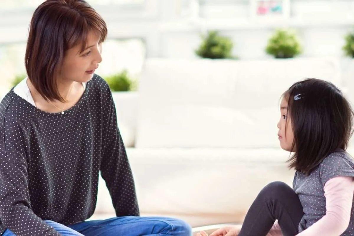Helicopter parenting: Pengertian, dampaknya bagi anak, dan cara mengatasinya