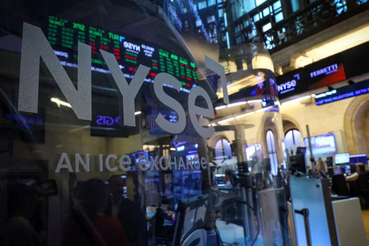Wall Street Ditutup Menguat Tipis Senin (11/5), Nasdaq dan S&P 500 Cetak Rekor Baru