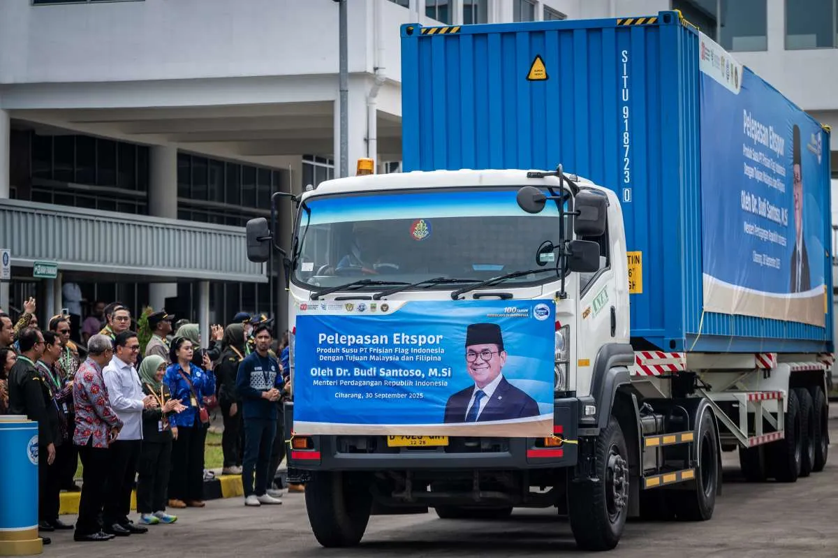 Mendag Budi Santoso Lepas Ekspor Susu Frisian Flag ke Malaysia dan Filipina