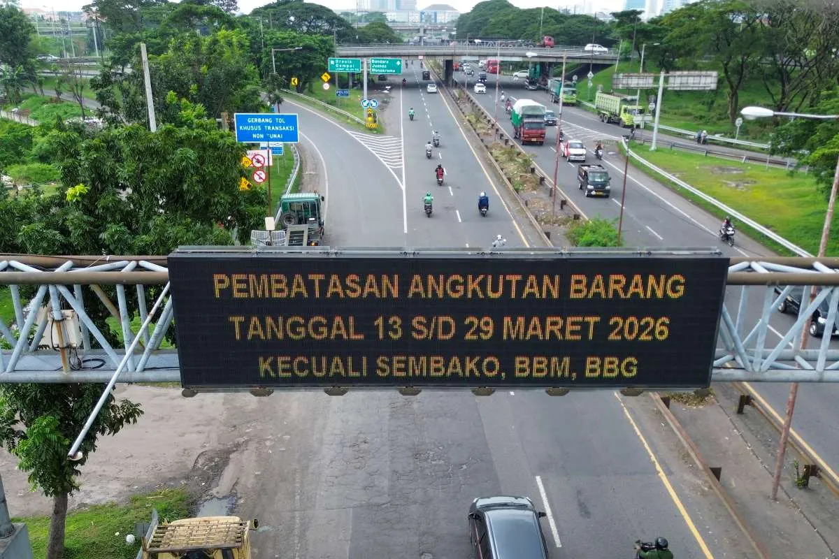 Truk Sumbu Tiga Bandel Saat Pembatasan Lebaran, Antrean Gilimanuk Mengular