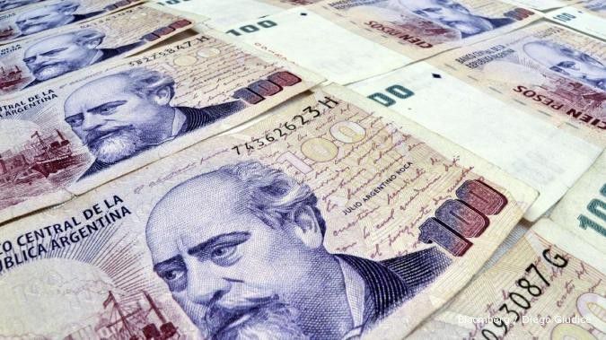 Tragis krisis, gaji PNS di Argentina harus diundi